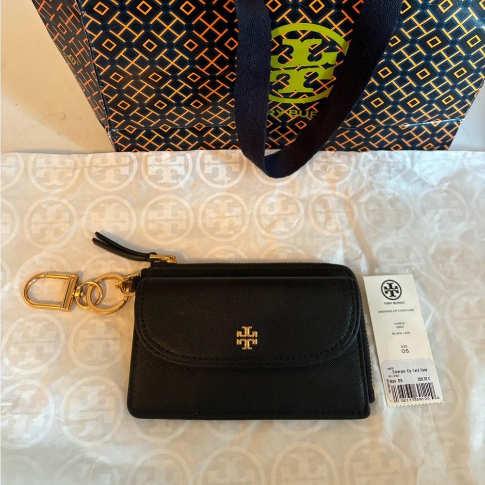 Tory Burch Emerson Zip Card Case Wallet In Black.